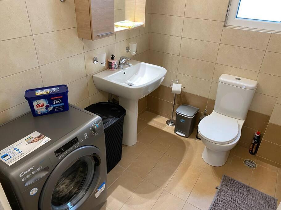Classy 3Br With 2 Bathrooms Apartment In Marousi Athens Ngoại thất bức ảnh